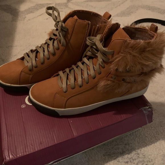 Bamboo fur strap shoes size 6.5 - Picture 3 of 4